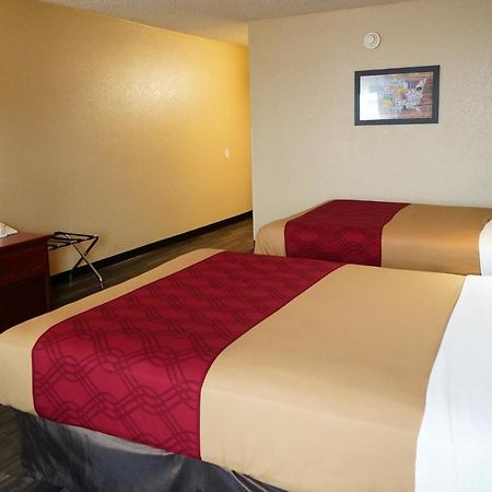 Econo Lodge Inn & Suites Kearney Exteriör bild