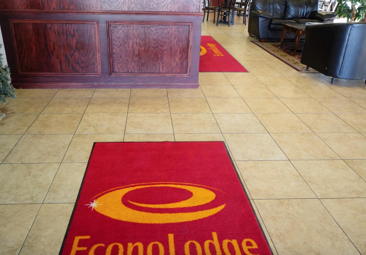 Econo Lodge Inn & Suites Kearney Exteriör bild