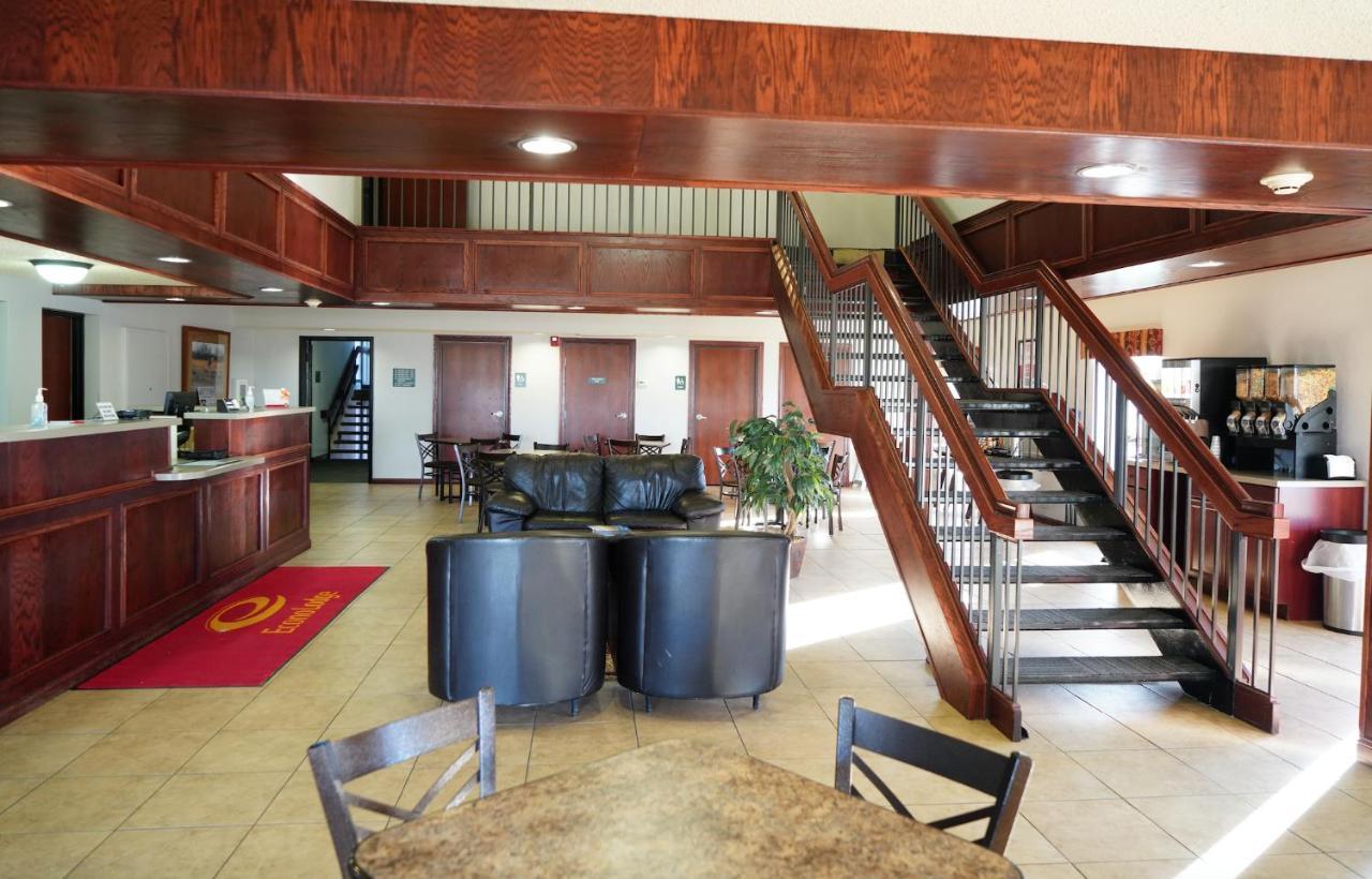 Econo Lodge Inn & Suites Kearney Exteriör bild