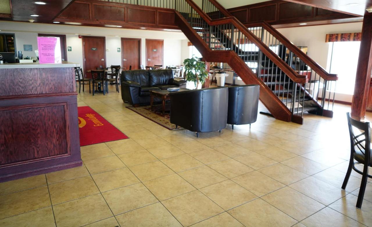 Econo Lodge Inn & Suites Kearney Exteriör bild