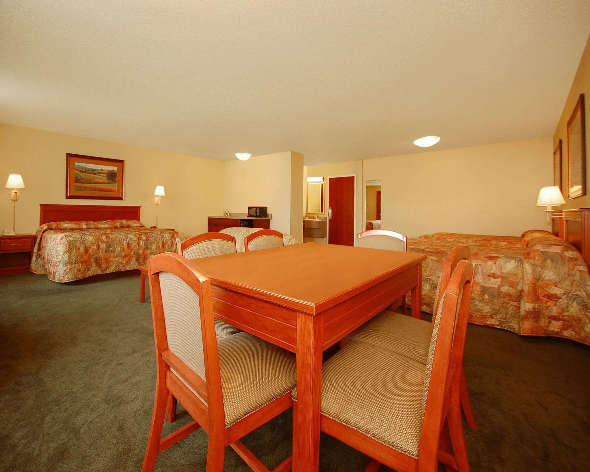 Econo Lodge Inn & Suites Kearney Exteriör bild