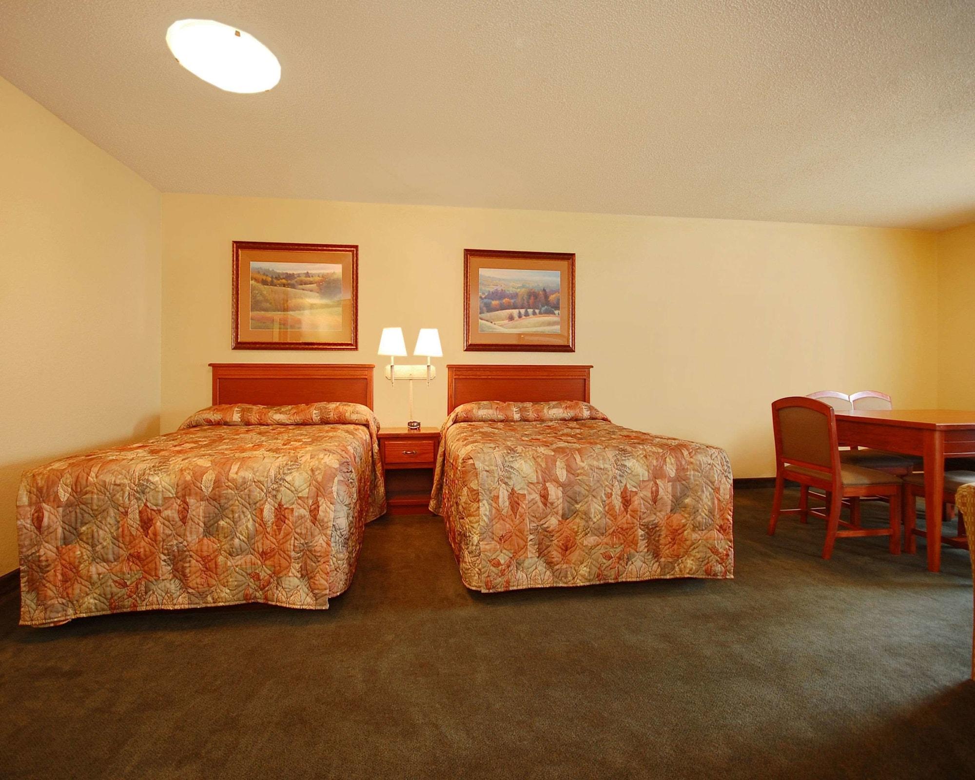 Econo Lodge Inn & Suites Kearney Exteriör bild