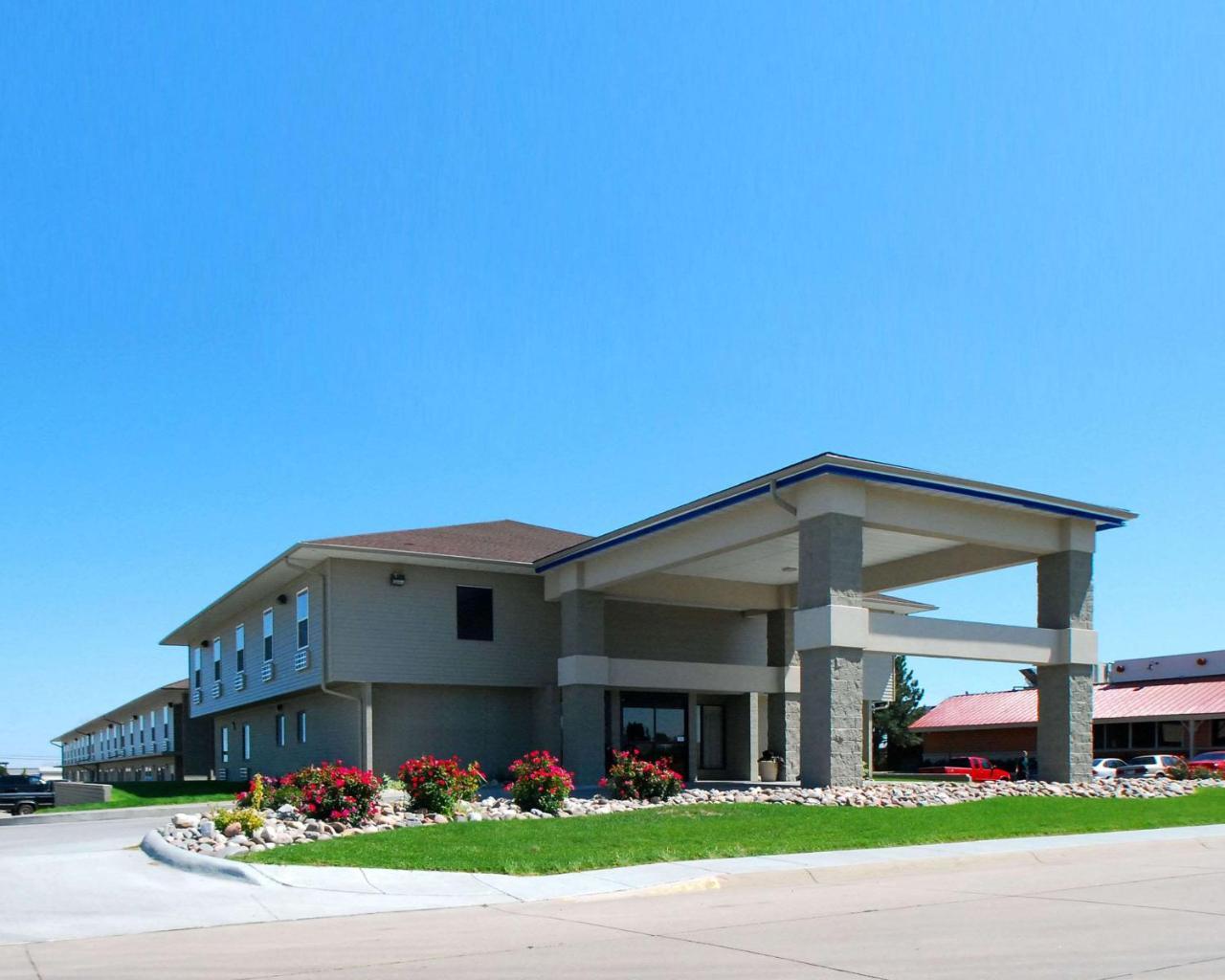 Econo Lodge Inn & Suites Kearney Exteriör bild