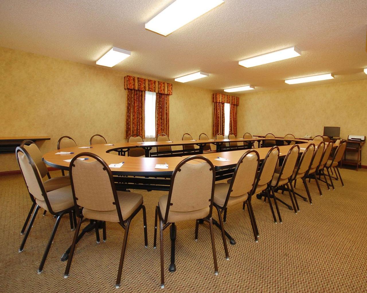 Econo Lodge Inn & Suites Kearney Exteriör bild